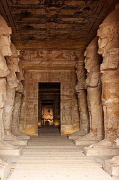 Intérieur du temple de Ramses II