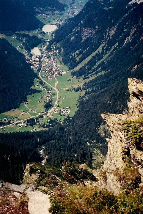 br93_breiterspitz_05.jpg - View of the Montafon Valley from the Breiterspitz.