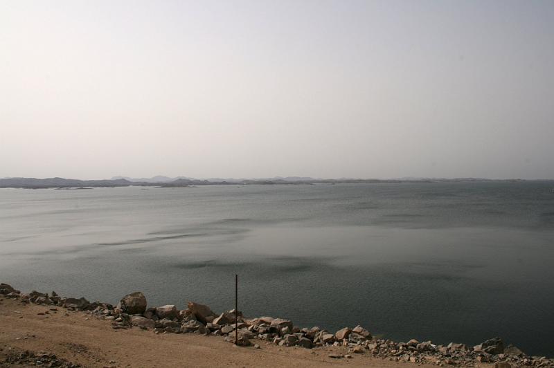 eg07_050108450_j_a.jpg - Lake Nasser looking south from the Aswan High Dam