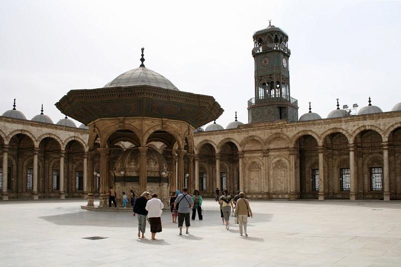 eg07_042615060_j_b.jpg - Court of the mosque