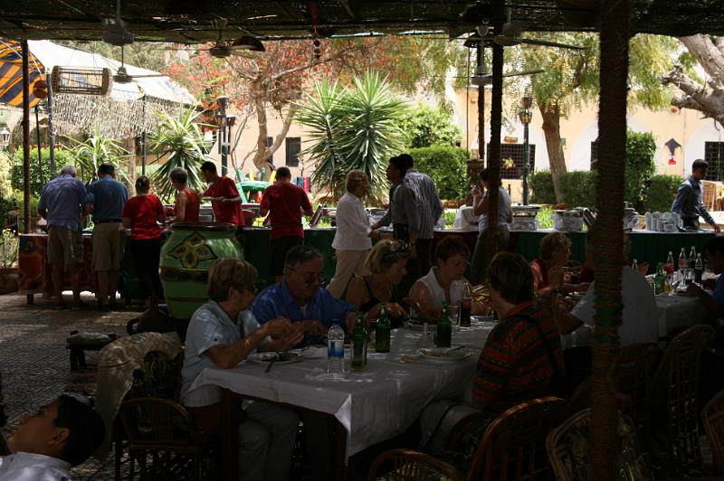 eg07_042713060_j.jpg - A restaurant outside Cairo