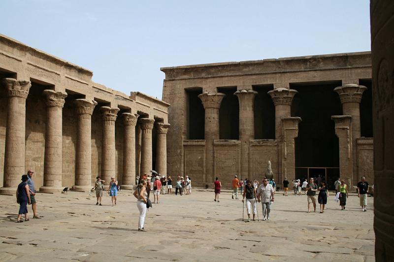 eg07_043009210_j_b.jpg - Court of the Temple of Edfu