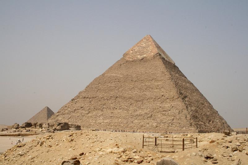 eg07_042710200_j_a.jpg - Pyramids of Khafre (Chephren) and Menkaure