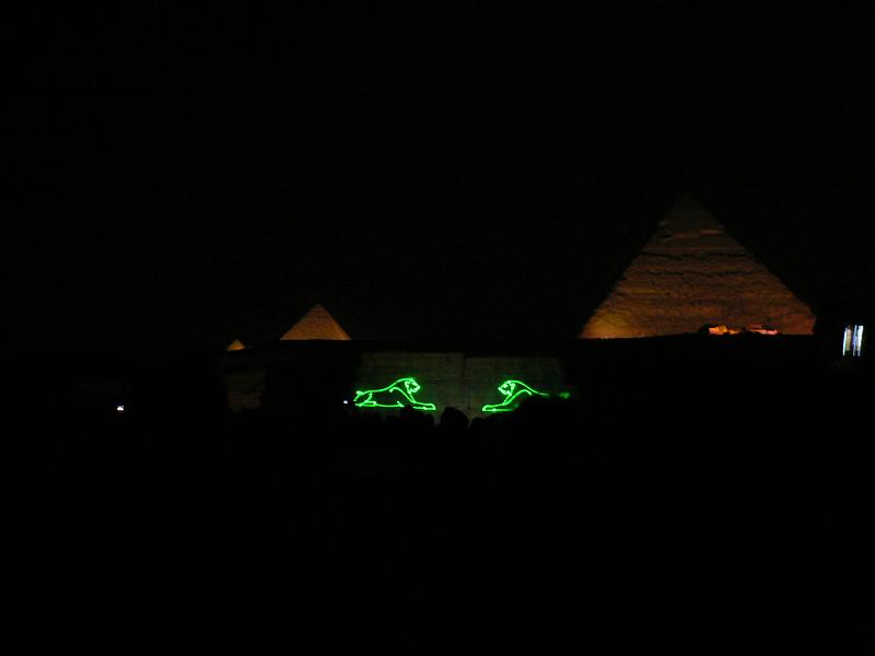 eg07_042722241_j.jpg - Son et lumière at the Pyramids - laser art