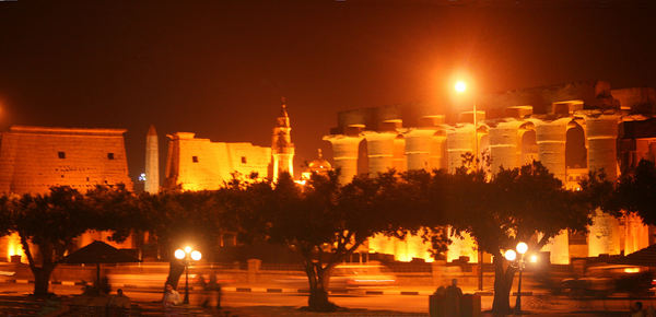eg07_042821412_13_j_a_pan_m.jpg - Luxor by night