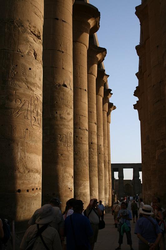 eg07_050418340_j_r.jpg - Hypostyle hall of the Temple of Luxor