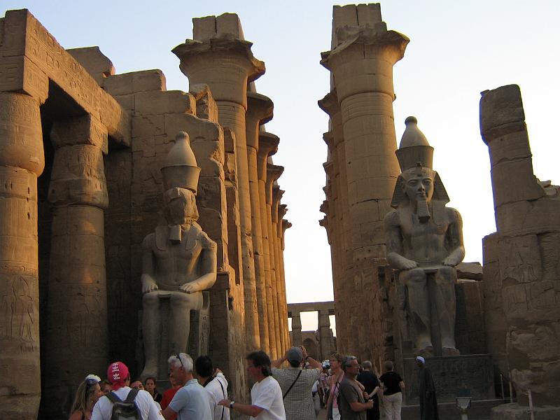 eg07_050419040_s.jpg - Colonnade of Amenhotep III