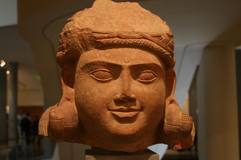mg07_100112012_j.jpg - Head of boddhisattva, Uttar Pradesh, Kushana period, 2nd half 1st or beginning of 2nd century