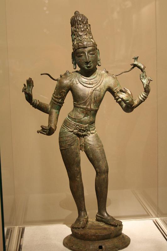 mg07_100112141_j_r.jpg - Shiva Vinadharadakshinamurti, Master of music, Tamil Nadu, Chola period, 11th century, bronze