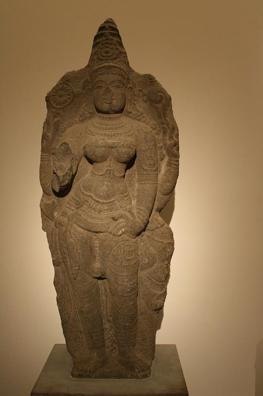 mg07_100112190_j_r.jpg - Durga, Tamil Nadu, 12th-13th century, granite