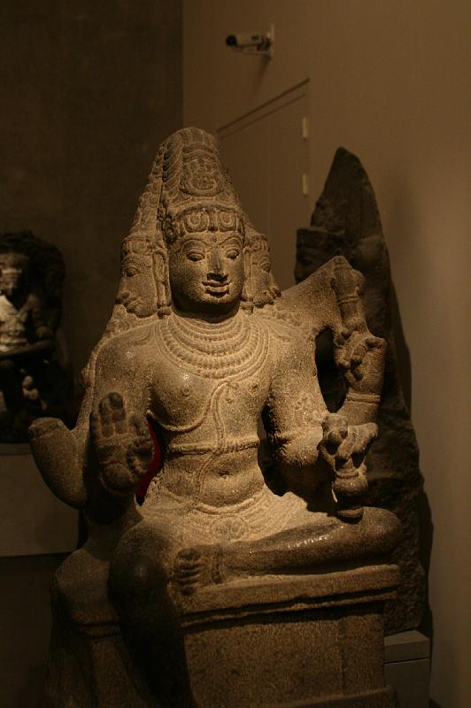 mg07_100112192_j_r.jpg - The shivaite devout, Chandeshvara, Tamil Nadu, 13th-14th century, granite