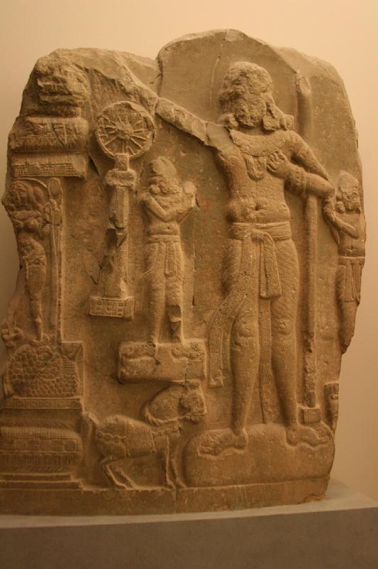 mg07_100112323_j_r.jpg - Chakravartin (universal ruler), Andhra Pradesh, Amaravati region, Amaravati school, end -1st to 1st century, stupa covering, marmorean sandstone