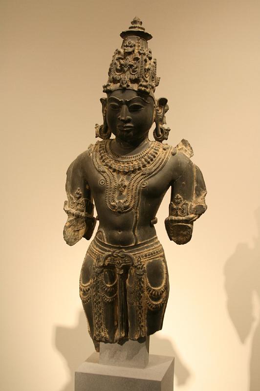 mg07_100112351_j_r.jpg - Vishnu, Madhya Pradesh, Gwalior region?, 11th-12th century, schist