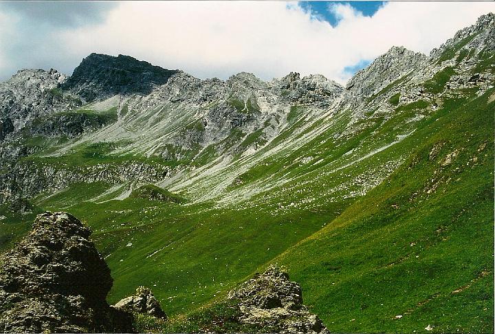 br95_gemslueke_15.jpg - The sweeping hillsides of the border mountains seen from Switzerland.