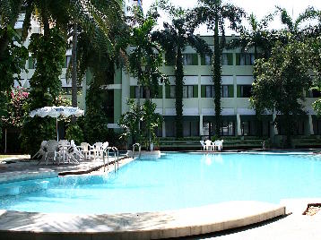 Hotel Parisutham swimming pool