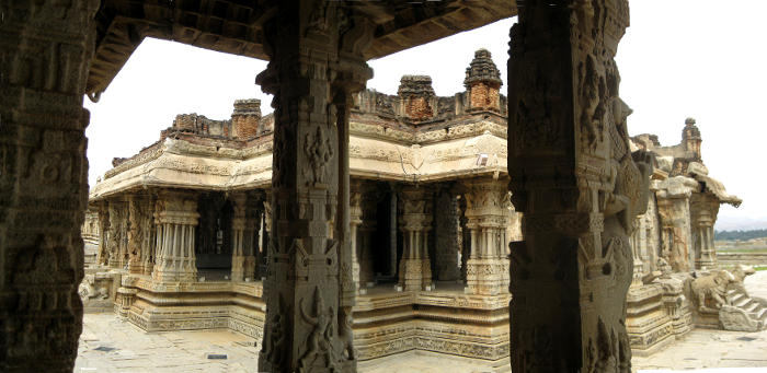 Main temple mandapa seen from free-standing mandapa