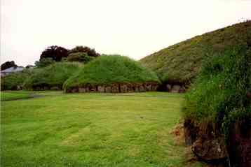 The main Knowth mound