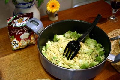 Cooked romanesco broccoli and spaghetti