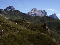 The Kirchllispitzen loom above the valley.  sj88 37b070
