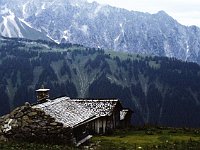 Nice old wood-shingled hut  sj87 34b039 b