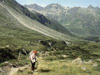 The beginning of the walk follows this U-shaped valley, then turns left and up.  sj92 48a036