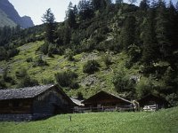 The Untere-Brüggele-Alp, is a great place to stop the eat ones sandwich with some fresh milk.is is  sj92 48a016