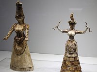 Snake goddesses from around 1600 BCE.  gr16 091810480 j abc