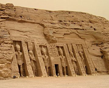 Le temple de Nefertari à Abou Simbel