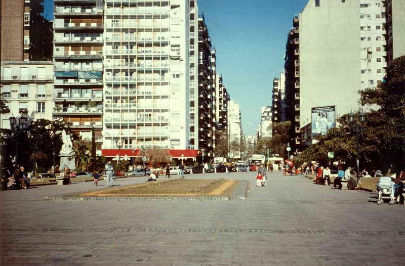 AR90_06_buenois_aires_a.jpg - La Recoleta