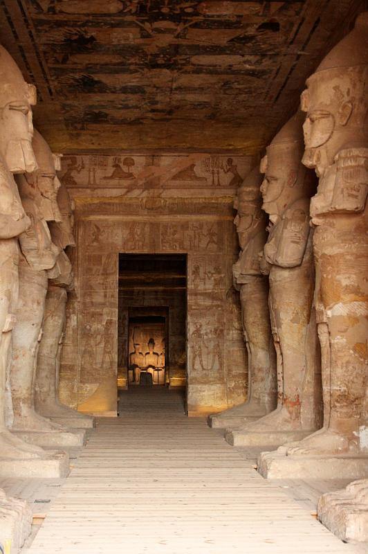 eg07_050112431_j_ra.jpg - Interior of Temple of Ramses II