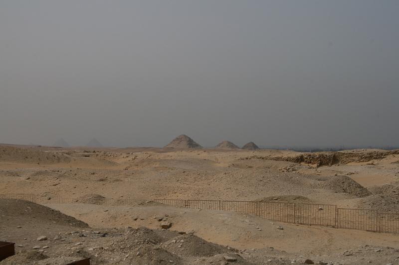 eg07_042715390_j.jpg - Pyramids near Saqqara