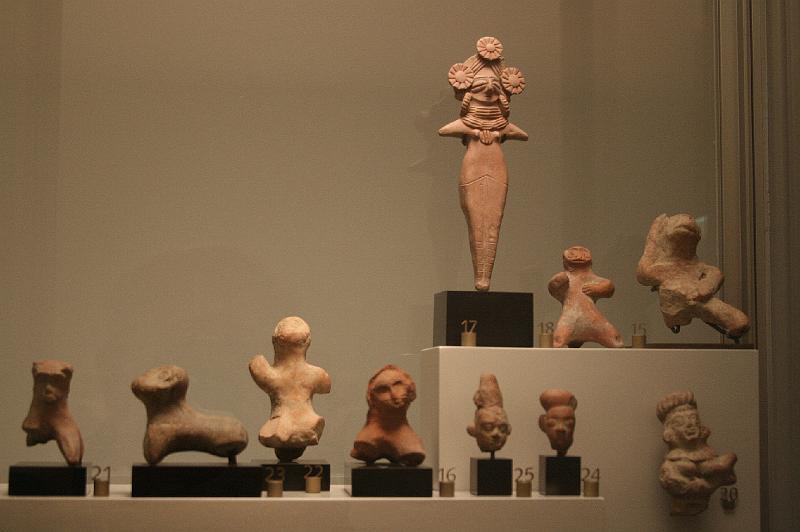 mg07_100112051_j_a.jpg - Figurines from Indus Valley Civilisation, -2500 to -900