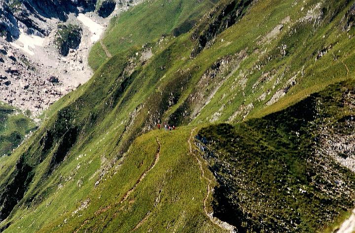 br93_golmer_07y_b.jpg - John took this picture from the top of the Gaisspitze towards where Siv was sitting having lunch and resting my feet.