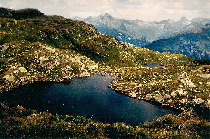 br93_versettla_04_a.jpg - View from our walk to Versettla from the Montafon valley in 1993.