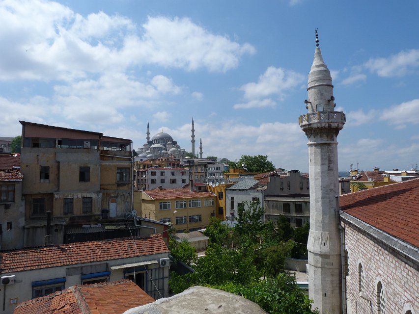 tk12_052614421_s.jpg - Suleimaniye Camii seen from the roof of the han